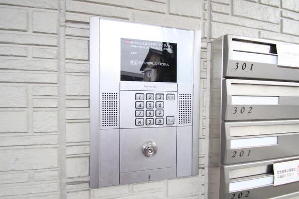 オートロック付きで安心です。