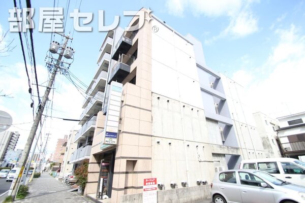 お洒落な外観。