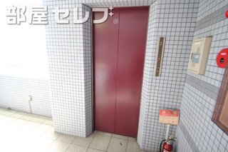 エレベーターも有るよ。