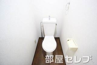 広い空間のトイレです。