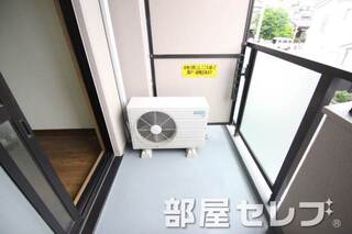 かなり広いバルコニーです。