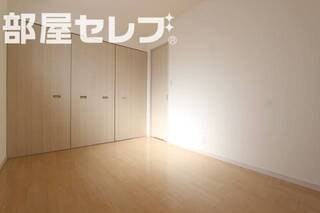 居室の写真です。洋服もたくさんかけれます。