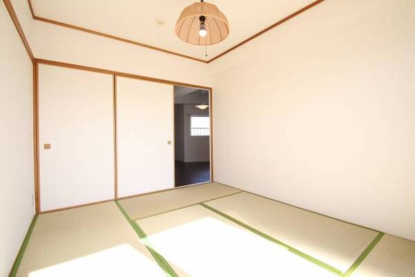 和室も日当たり良好　ぽかぽか昼寝でも