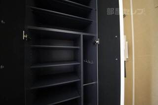 反転の間取りの写真を使用しています