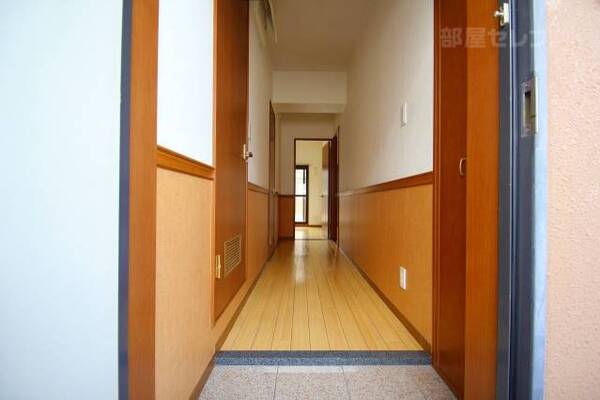 写真は別のお部屋です。