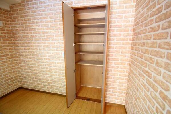 写真は別のお部屋です。