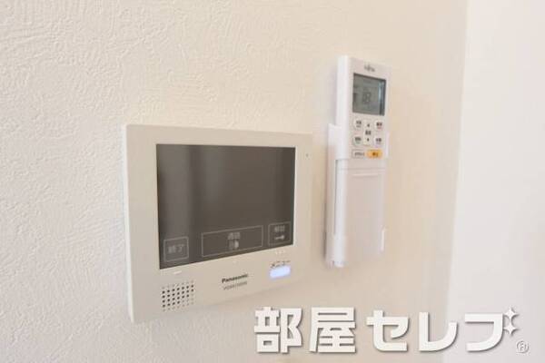 安心のモニター付きインターホン完備です。