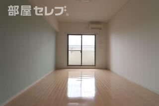 広い１０帖のお部屋です。
