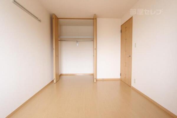 この部屋で毎日の疲れをゆっくりとほぐしましょう。
