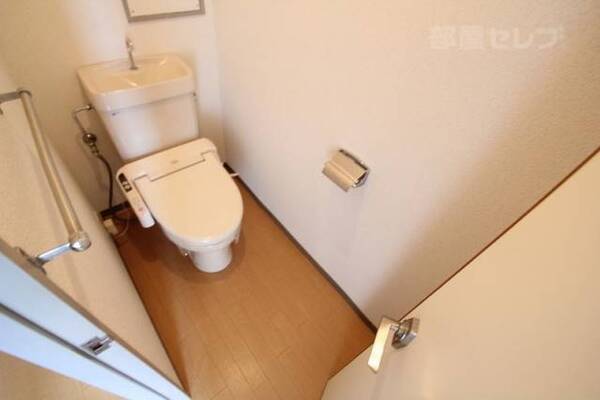 写真は101号室です