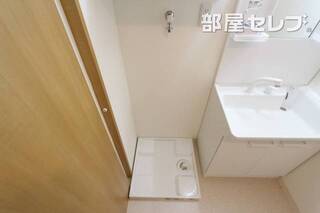 洗濯機は室内です。
