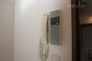 ドアフォンでラクラク応対できます。