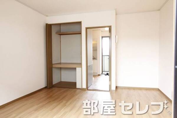 広く空間のあるお部屋です。