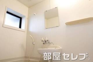 鏡付き洗面台です。