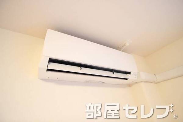 冷暖房エアコン。