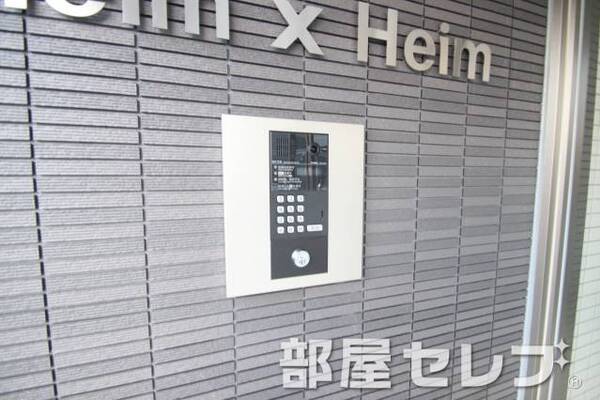 オートロック完備。