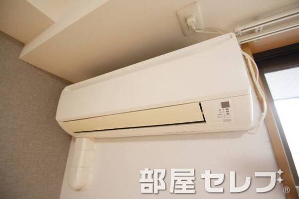 冷暖房エアコン。
