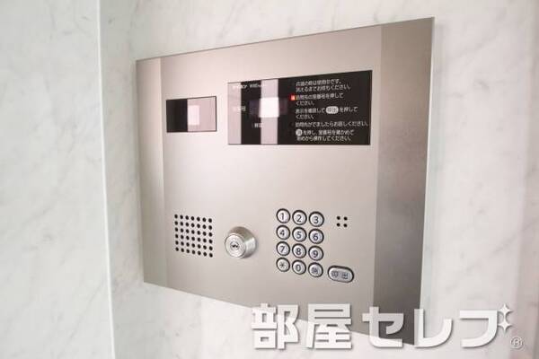 オートロック完備。