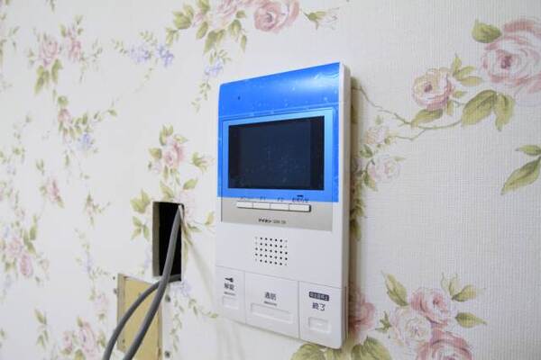 階数により壁紙のデザインが異なります