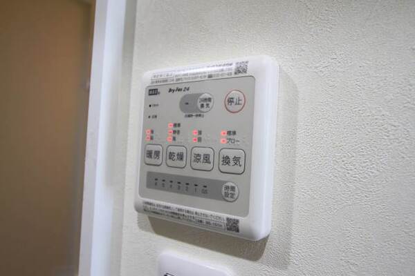 階数により壁紙のデザインが異なります
