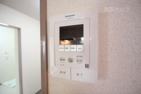 テレビモニターホンで来客確認できます。