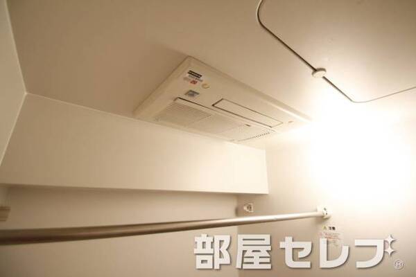 浴室乾燥機。