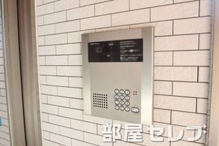 オートロック完備。