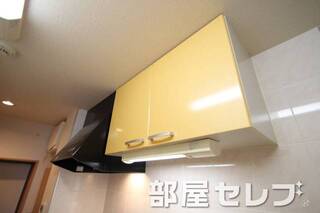 キッチン上部収納。イメージ写真