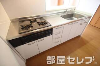 3口コンロで料理もらくらく。写真は他号室です