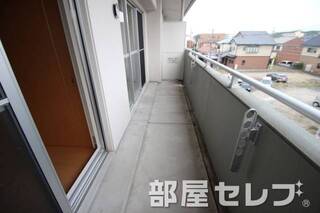 広くて洗濯しやすいですね。写真は他号室です