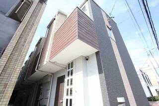 外観から目を引くオシャレな造り