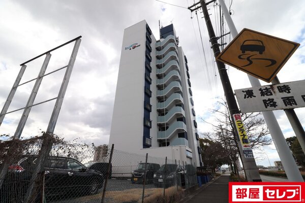 カッコイイ外観ですよね。