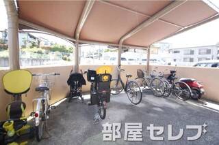 駐輪場。
