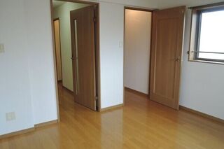 朝の目覚めも快適な南東角部屋!居室の照明プレンゼント中☆