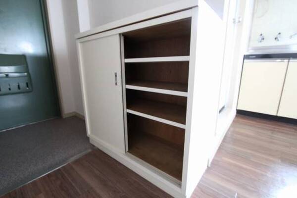 シューズボックスです　※5Eのお部屋です