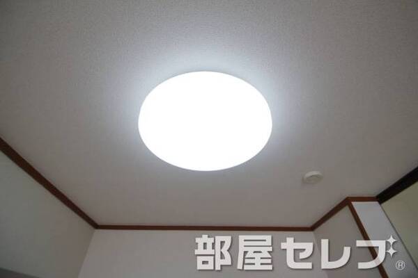 照明。