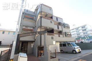 一社駅から徒歩2分です。