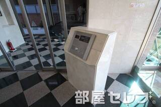 オートロック完備。