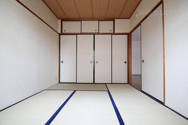 和室でのんびりしましょう。
