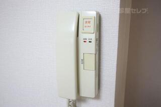 インターホンで来客時も確認ができます。