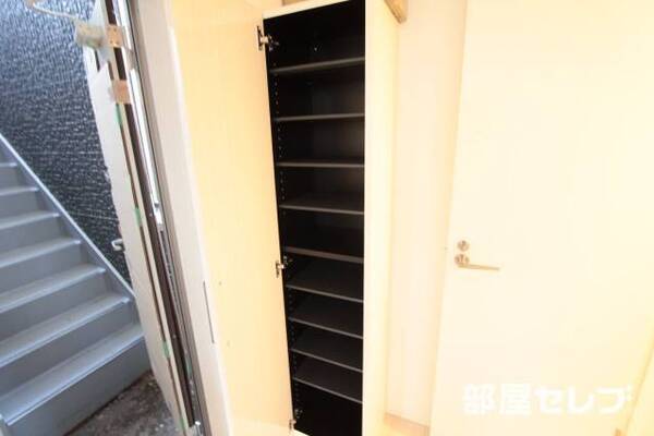 シューズボックスです