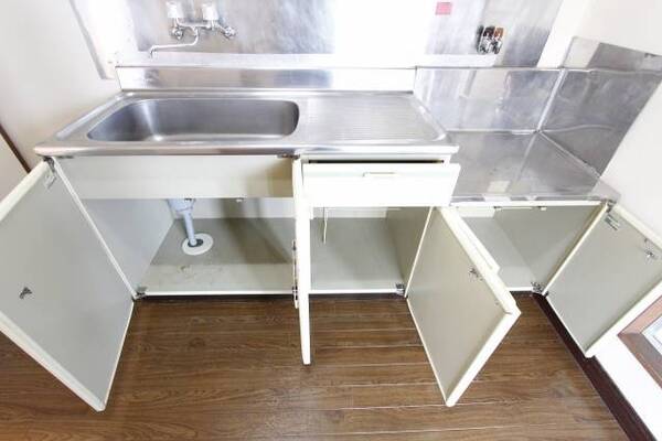 ※202号室内装写真参照