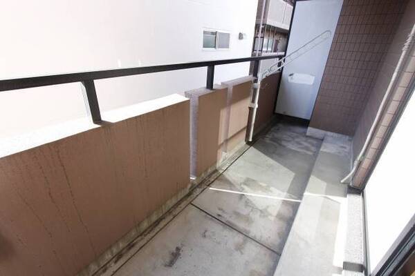 ※303号室内装写真参照