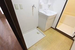 ※303号室内装写真参照