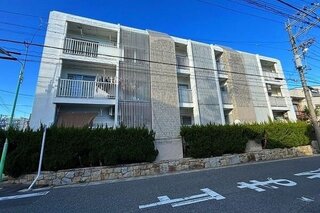 どっしりとした外観です。