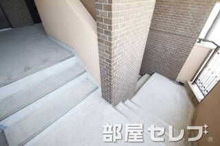 共用階段。