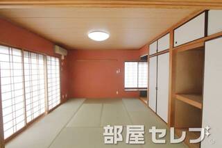 １０畳の和室広くて落ち着きます。