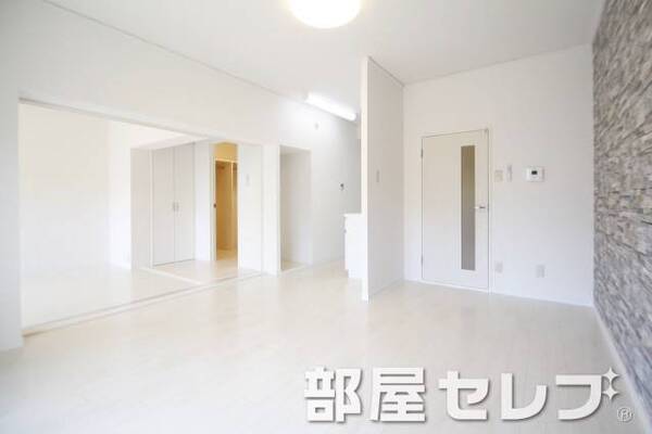 リビングを広く使用ができます。