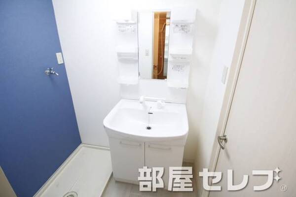 洗髪洗面化粧台。
