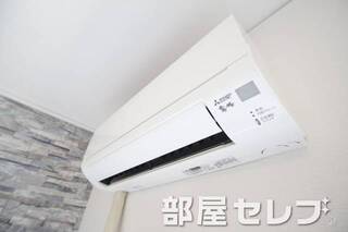 冷暖房エアコン。